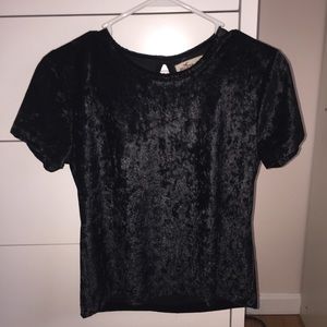 Hollister black velvet short sleeve tee M